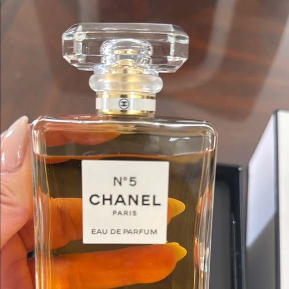 CHANEL No. 5 Perfume in Elegant Box - Picture 3 of 5